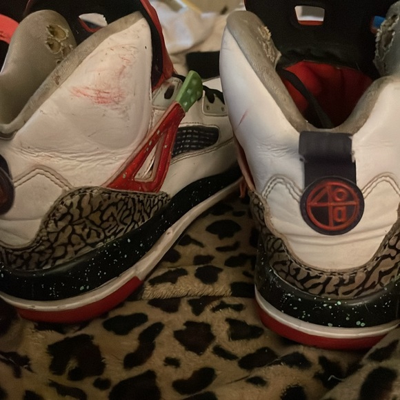 Jordan Retro 4s “Son of mars” wear is shown in photos. - Picture 5 of 5